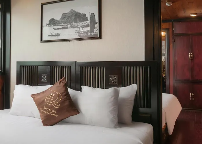 Ruby Premium Cruise Hạ Long