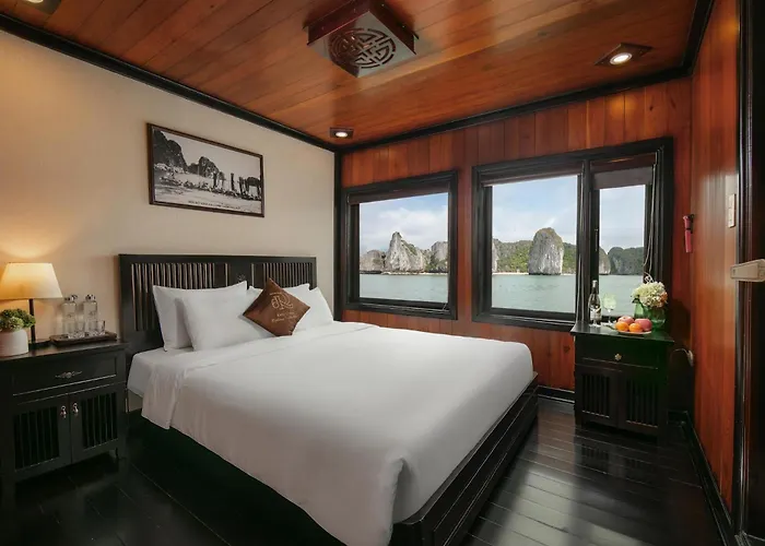 Ruby Premium Cruise Hạ Long