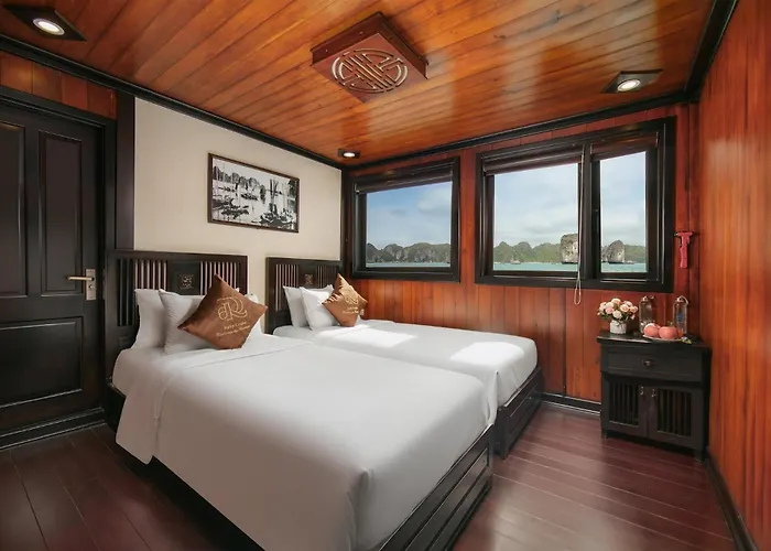 Ruby Premium Cruise  Hạ Long