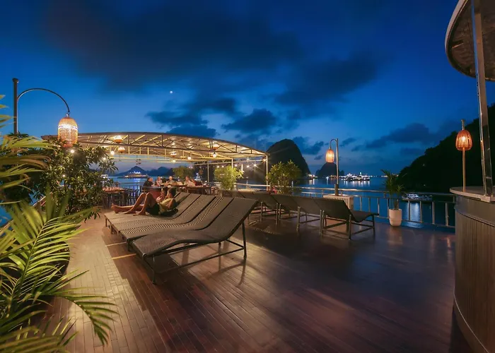 Ruby Premium Cruise  Hạ Long